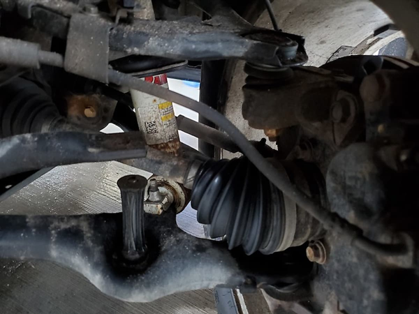 Symptoms of a Bad Sway Bar Link