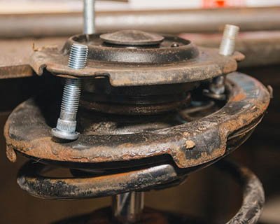 Why Low-Quality Strut Mounts Fail Early