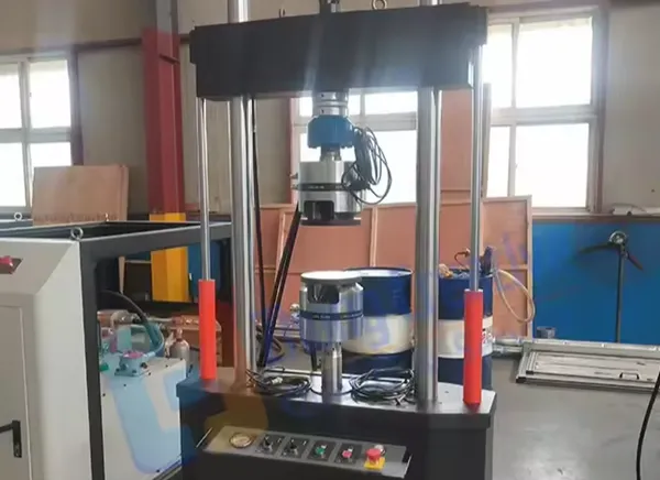 Dynamometer test bench conducting damping force consistency check on shock absorber