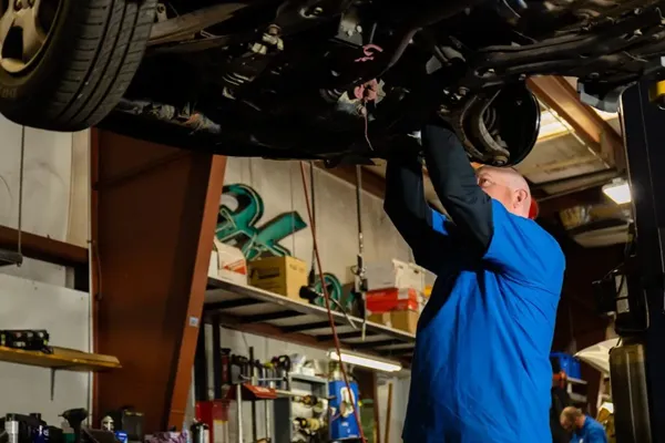 Confirming symptoms of a bad center link through professional inspection